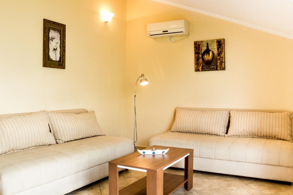 Apartmani Stanovcic Donji Morinj Exteriör bild
